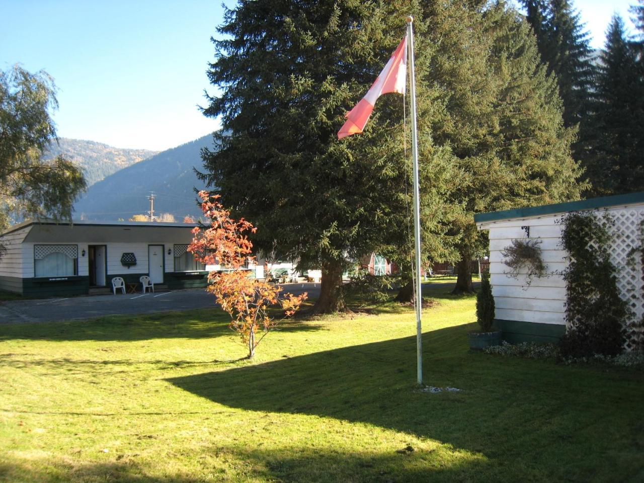 Reno Motel Salmo Bagian luar foto