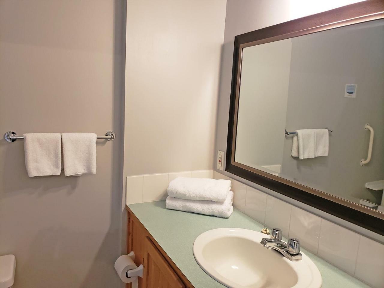 Reno Motel Salmo Bagian luar foto